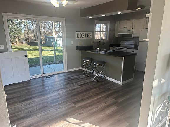 4th image of 13540 Riverside Dr