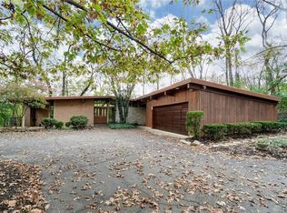 6034 Mad River Rd, Dayton, OH 45459