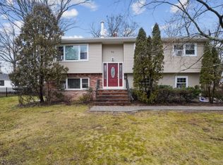 90 Kings Rd, Chatham, NJ 07928