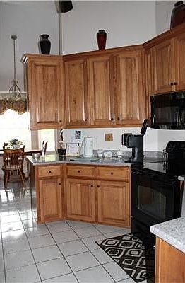 4th image of 3419 Dijon Ave