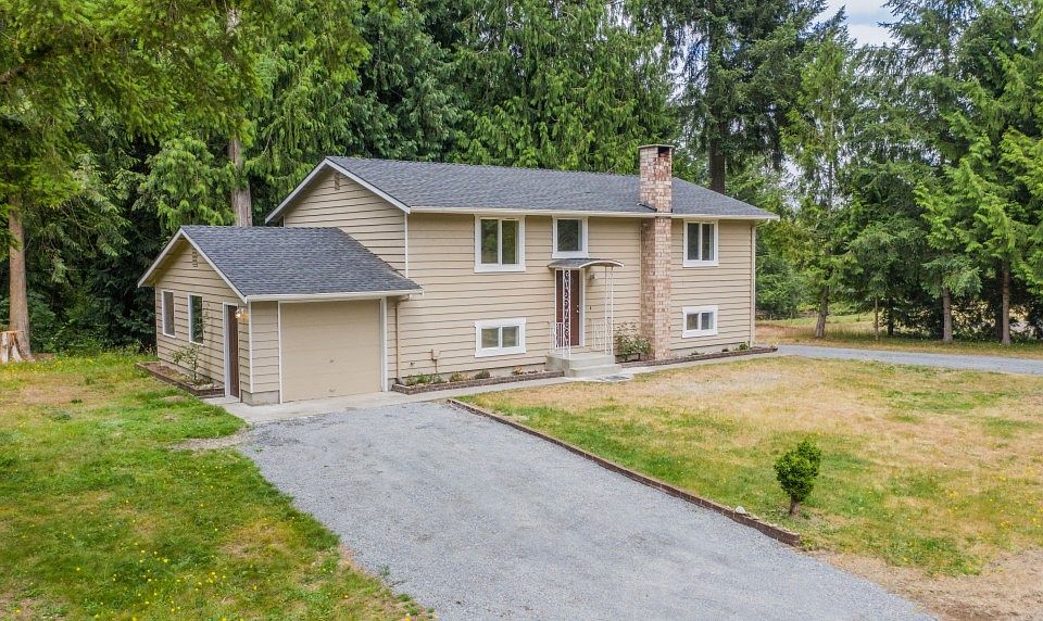 1st image of 2920 202nd Pl NW