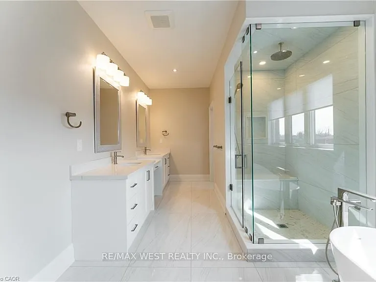 119 Jay St — Photo 29