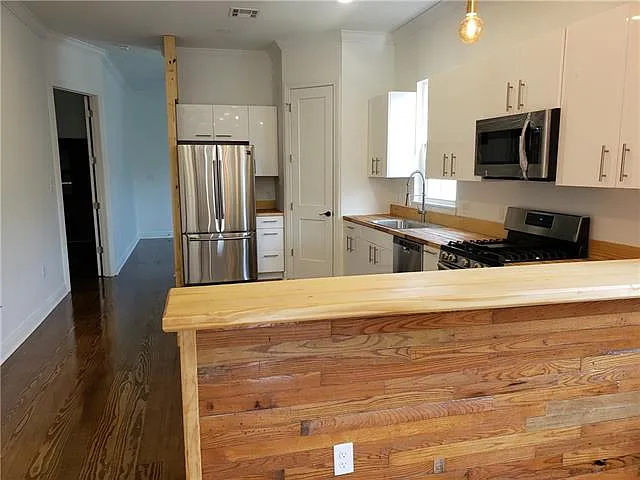 1667 N Miro St — Photo 4