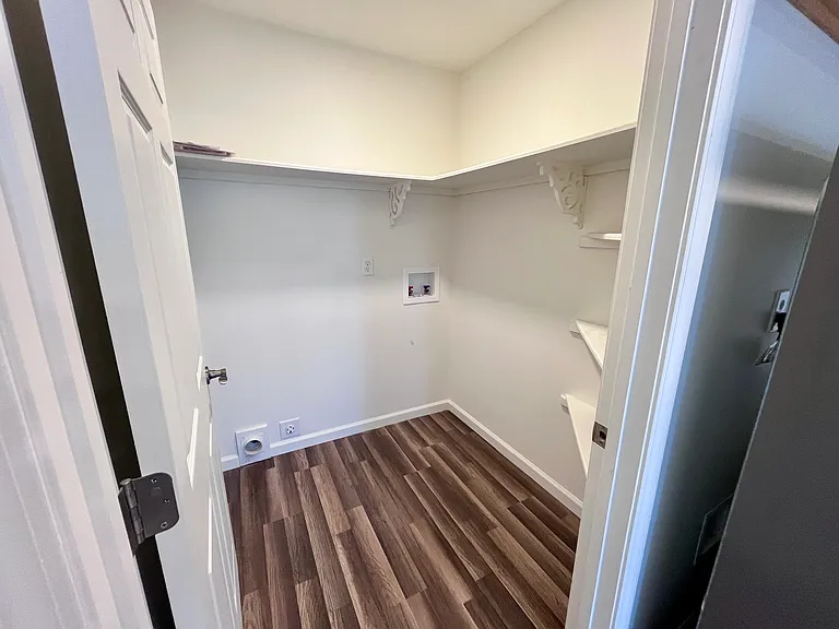2430 College St — Photo 5