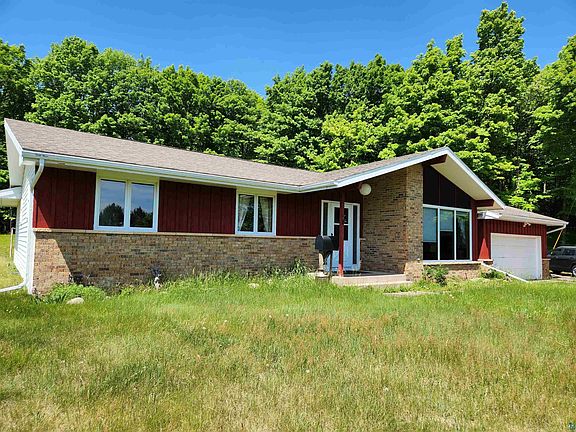 2nd image of 393 Maple Ln