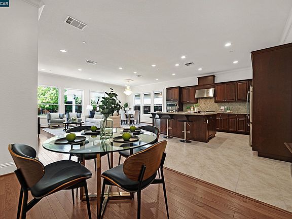 4th image of 1939 Burgundy Ln
