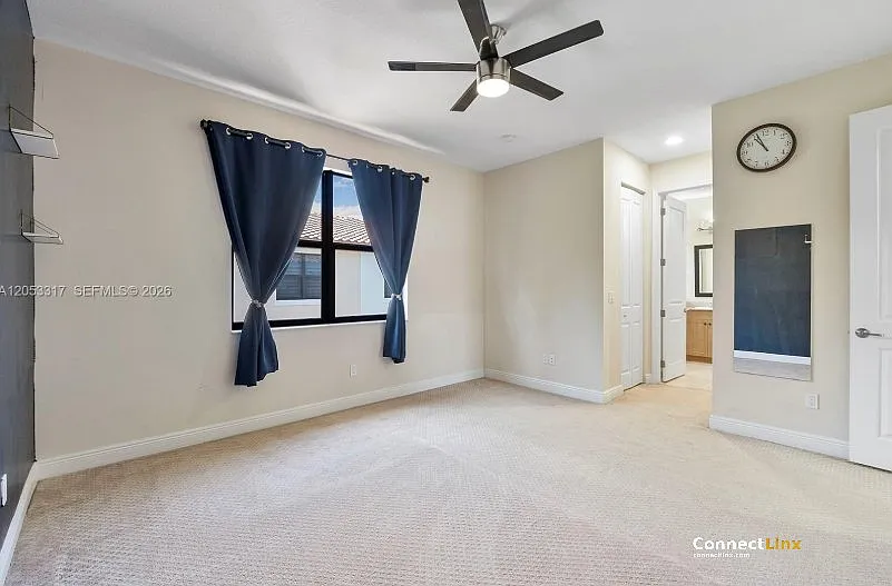 3 bed, 3.0 bath, 1617 sqft, $3,450 — Photo 3