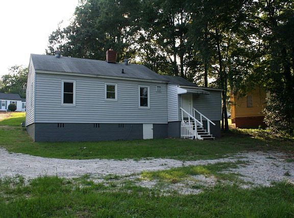 3rd image of 1035 Bedford Dr