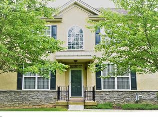 825 Creekview Dr, Blue Bell, PA 19422