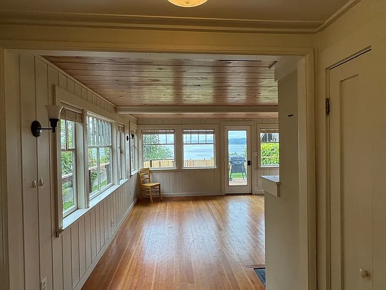 8709 NE Seaview Ave — Photo 14