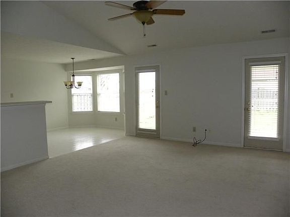 3rd image of 7916 Cross Willow Blvd