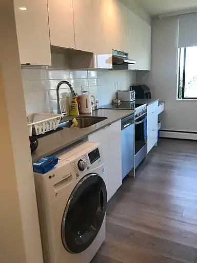 1460 Barclay St #604 — Photo 10