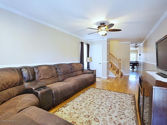 5th image of 382 Bradley Ave