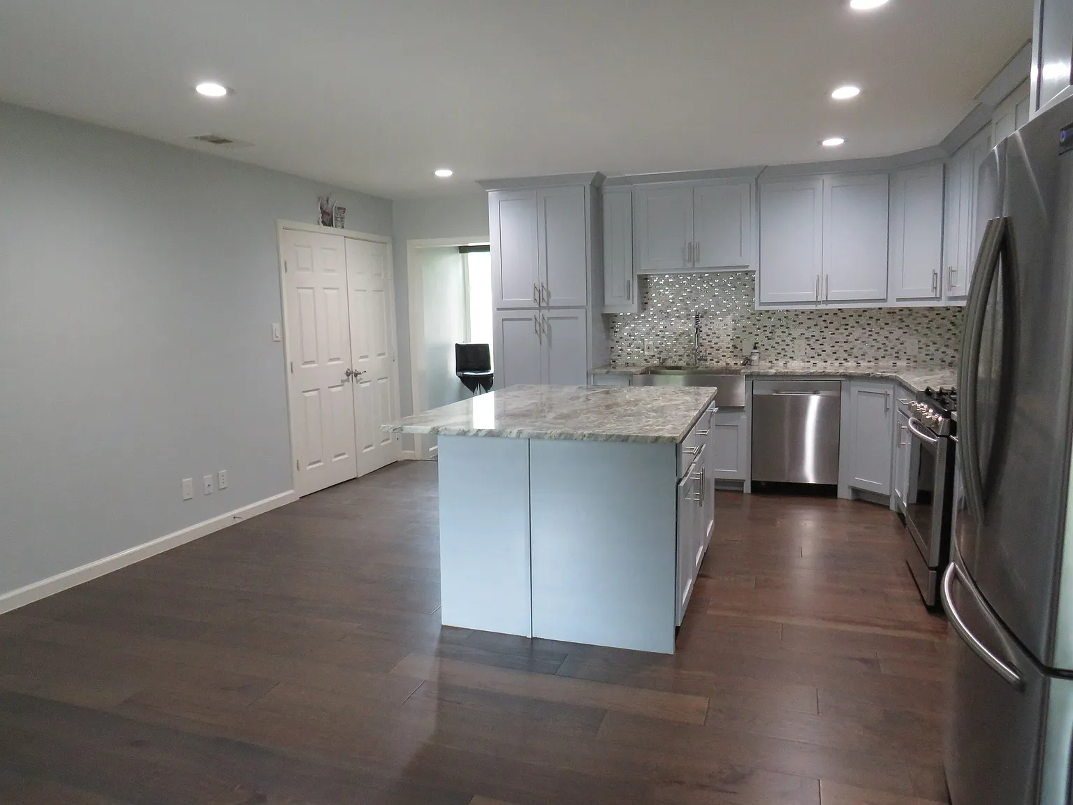 4 bed, 2.5 bath, 1900 sqft, $2,450 — Photo 4