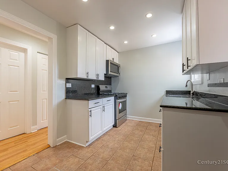 4136 N California Ave #302 — Photo 9