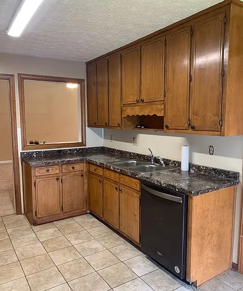 700 Hunters Creek Ln — Photo 7