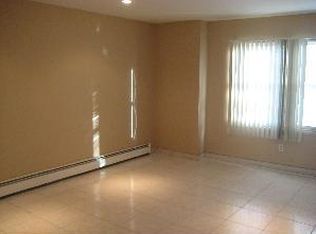 9 Essex St, Carteret, NJ 07008