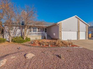 506 S Putter Dr, Pueblo West, CO 81007