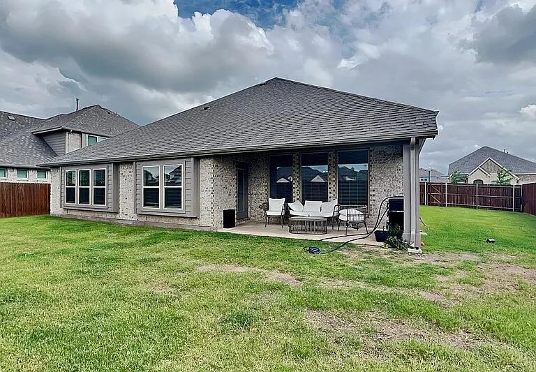 335 Chapel Hill Dr — Photo 16