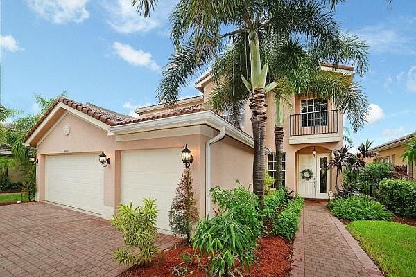 Home For Sale In Canyon Lakes