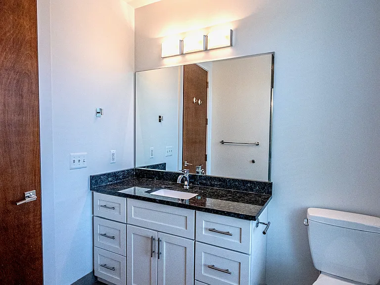 922 N Main St #212 — Photo 21