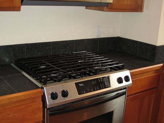Whirlpool Gold gas range and microwave