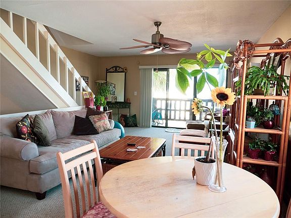 5th image of 2669 Saint Josephs Dr W