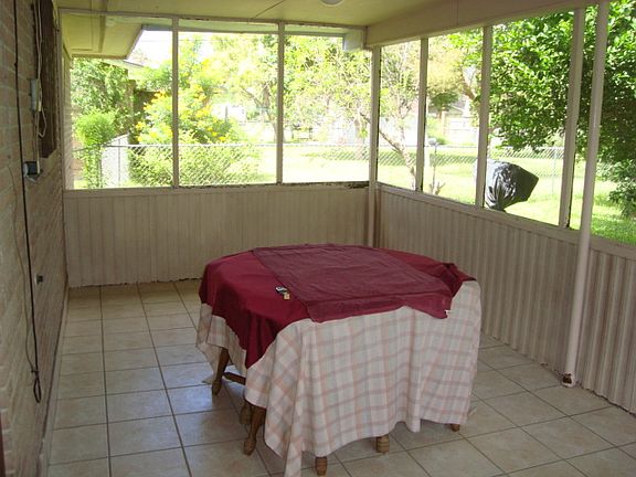 3rd image of 3412 W Hackberry Ave