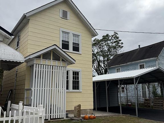 3rd image of 277 Main St