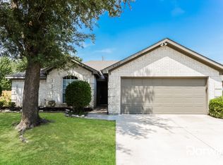 6722 Valley Branch Dr, Arlington, TX 76001