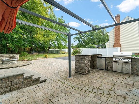 2nd image of 1616 Swinton Ln
