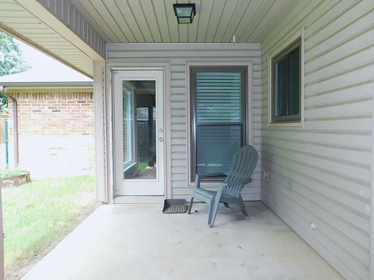 2529 John Dr — Photo 23