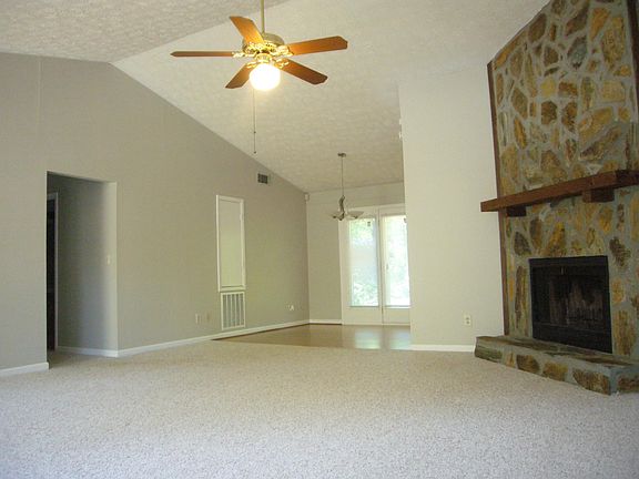 4th image of 3375 Tina Ln