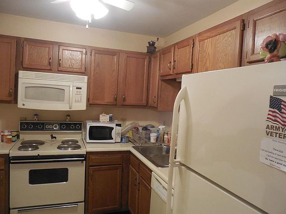 5th image of 3004 Glenmore Ave Unit 309