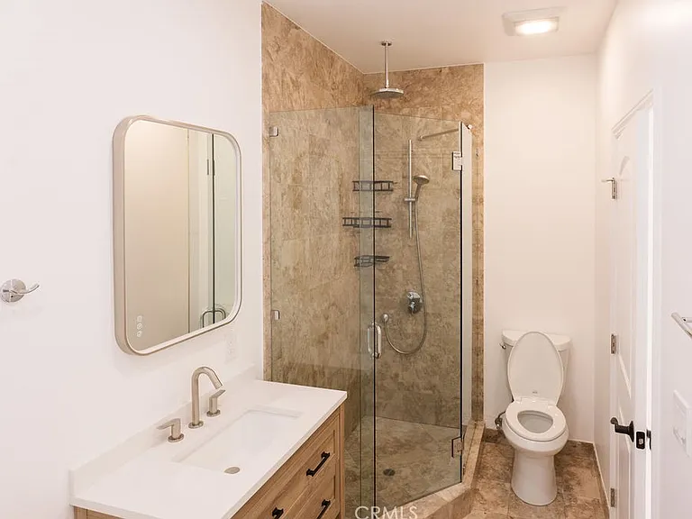 14605 Wyandotte St — Photo 27