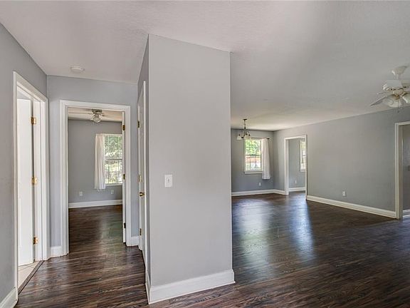 3rd image of 617 Foster Ave