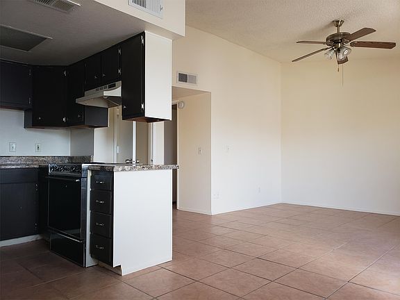 4th image of 13605 N 20th St APT 11