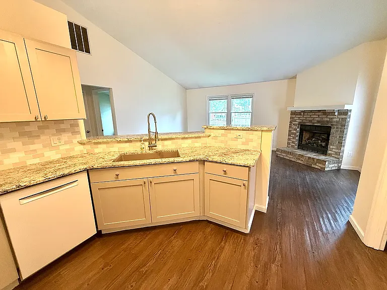 10029 Village Tree Ct — Photo 8