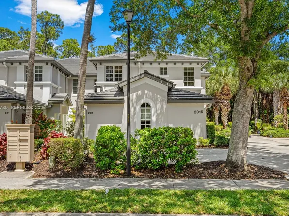 2016 Tarpon Bay Dr N APT 202, Naples, FL 34119