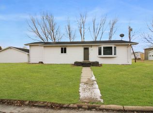 204 2nd St SE, Mohall, ND 58761