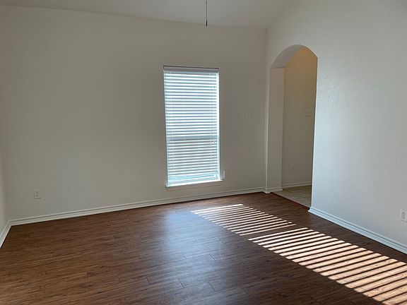 3rd image of 1324 Piedmont Dr