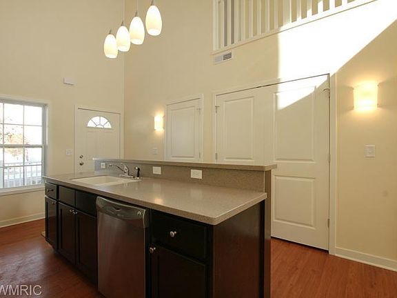 4th image of 3036 Ledgestone Pl NE
