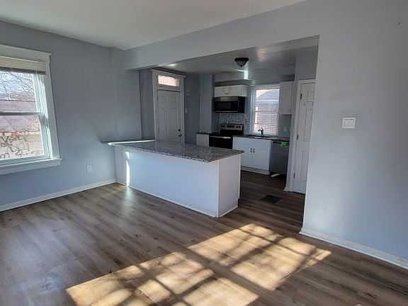 4th image of 3235 Wold Ave
