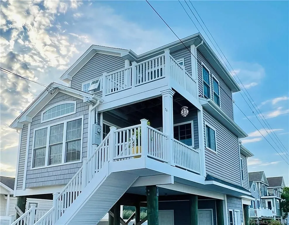3 bed, 2.0 bath, 1358 sqft, $4,500 — Photo 1