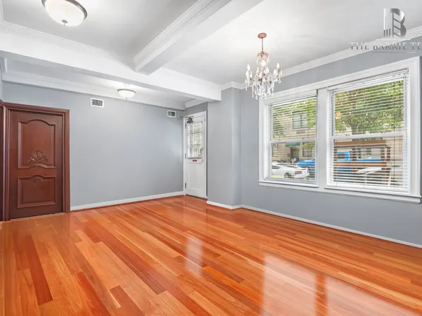 975 Park Avenue image 1 of 9