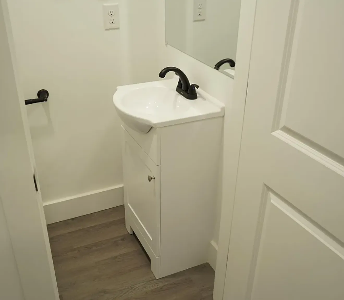 3 bed, 2.5 bath, 1400 sqft, $1,650 — Photo 4