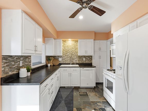 5th image of 2938 31st St