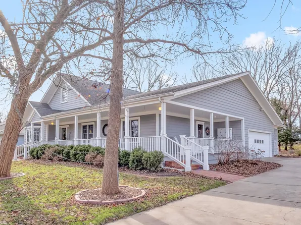 317 Bluestem St, Newton, KS 67117