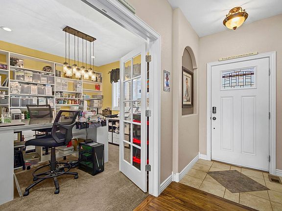 4th image of 1302 Park Ridge Dr