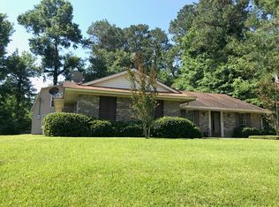 520 Inglewood Dr, Vicksburg, MS 39180